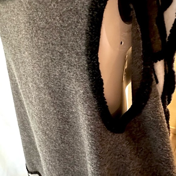Max Studio Black and Gray Sleeveless Cardigan Poncho - Picture 11 of 12